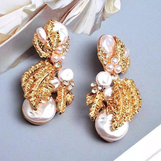 SERENITY EARRINGS PEARL FLOWER SHAPE WITH GOLD