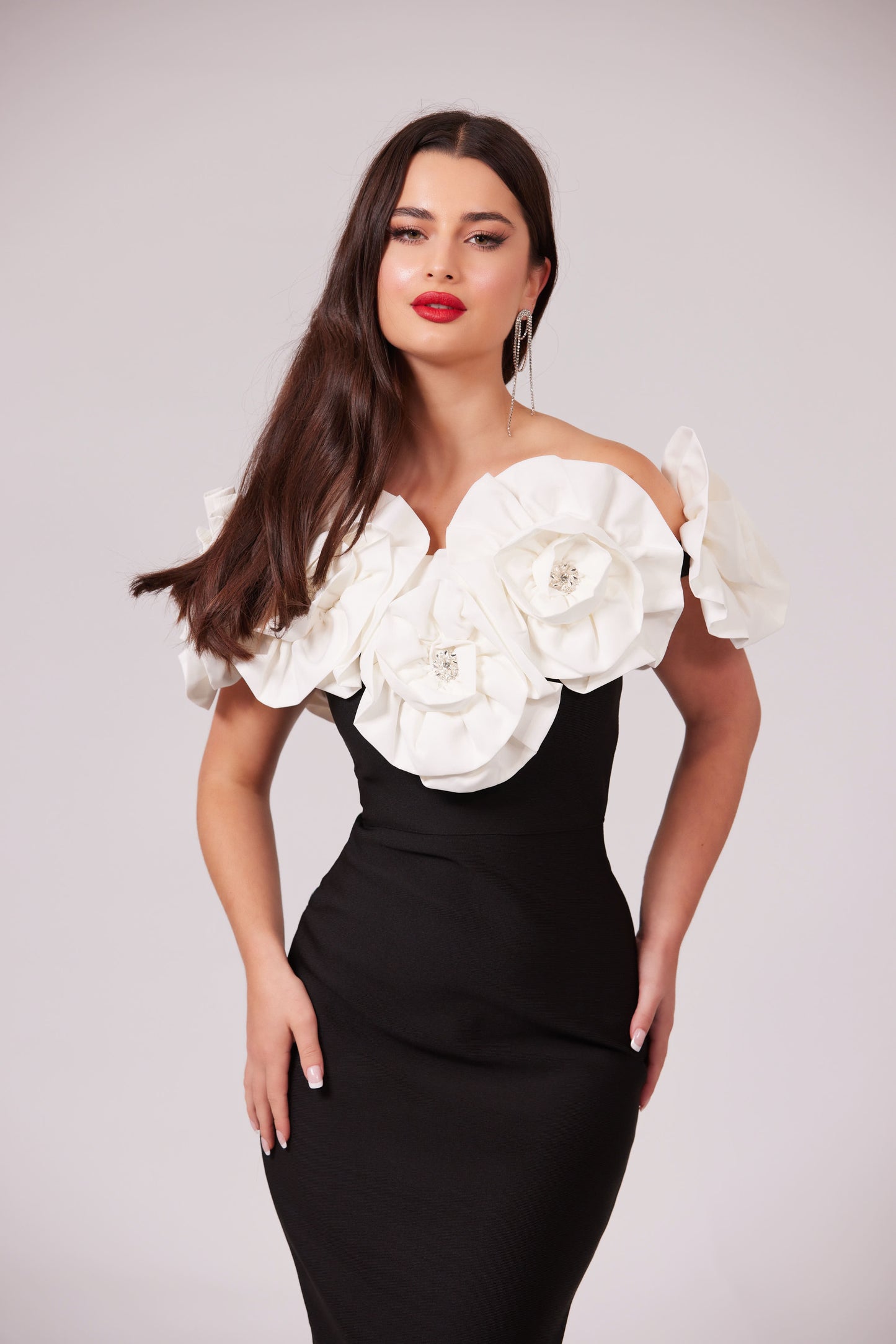 STACY FLOWER DETAILS BLACK BANDAGE DRESS