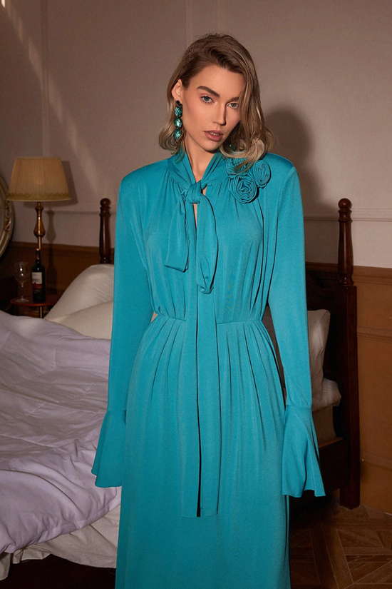 Load image into Gallery viewer, SIREN LONG SLEEVE FLOWER MAXI BLUE DRESS
