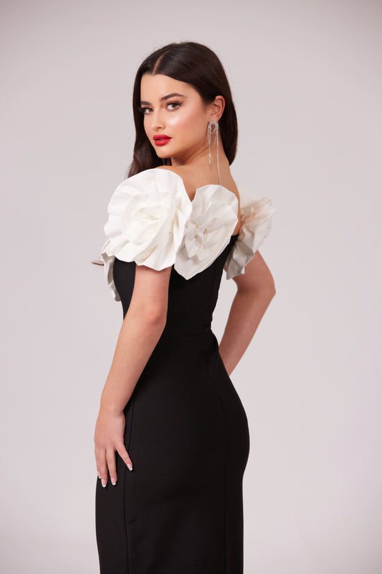 STACY FLOWER DETAILS BLACK BANDAGE DRESS