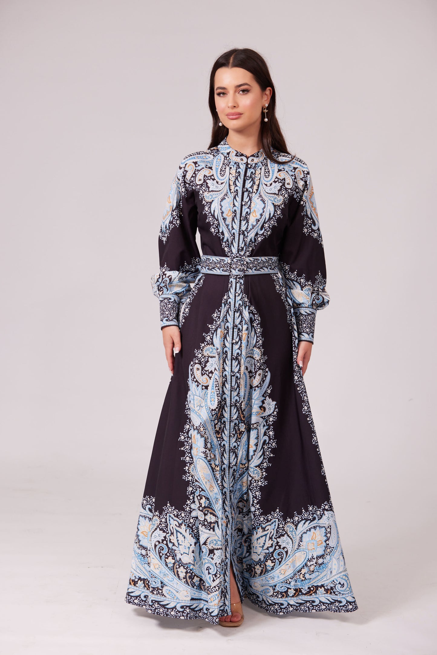 ROBE MAXI / KIMONO IMPRIMÉ CEINTURE EN PORCELAINE BLEU FONCÉ