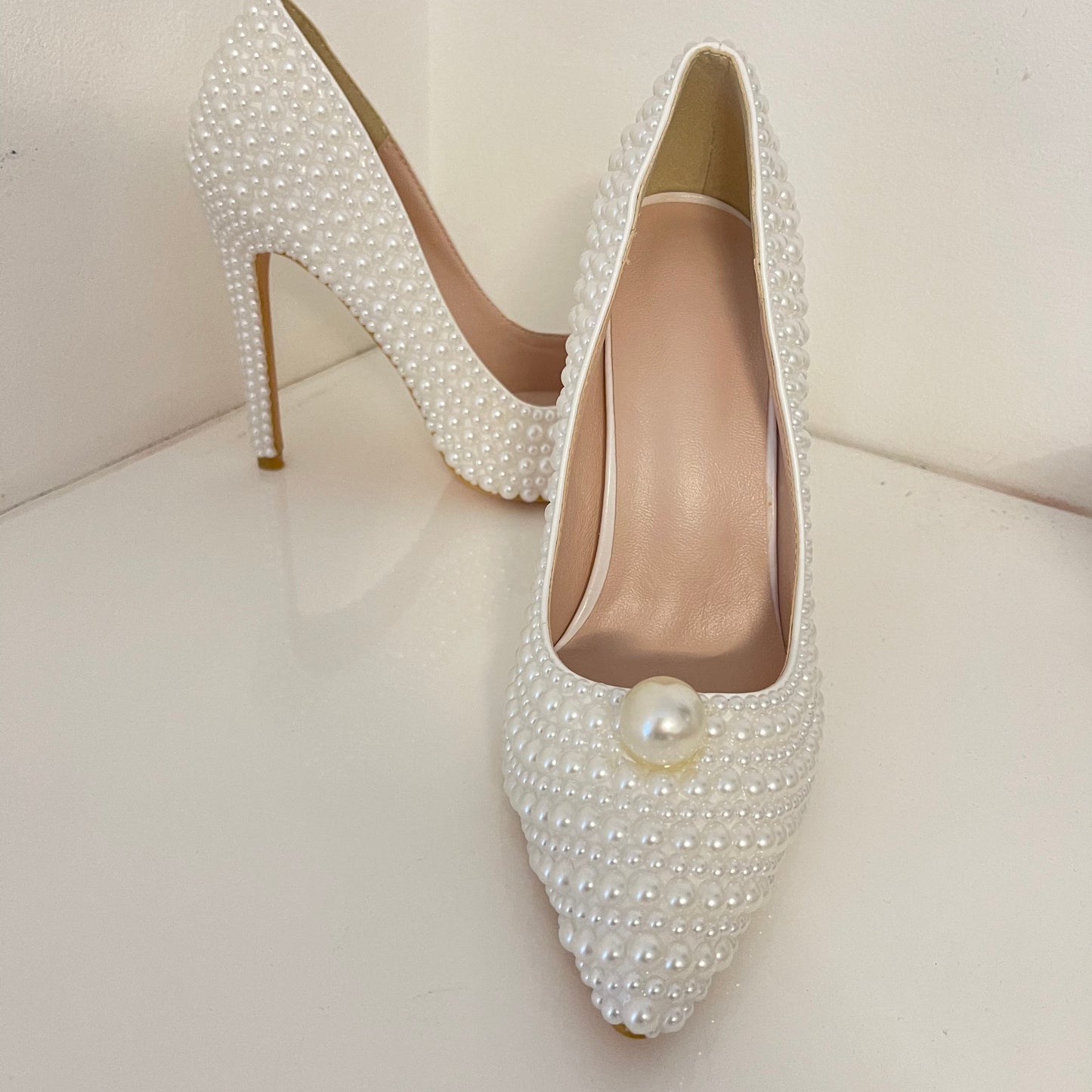 GLAMOUR POINTED TOE PEARLS PUMP HEELS